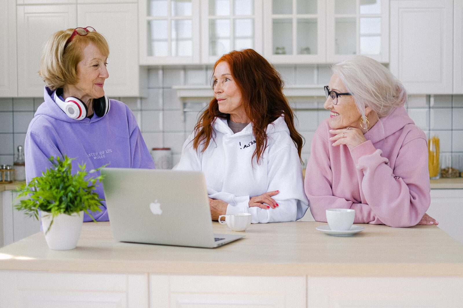 Three retired ladies planning to buy houses from their retirement savings