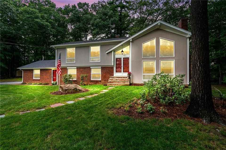 Homes For Sale In Smithfield, Rhode Island
